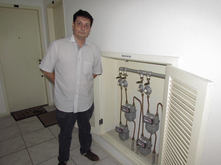 S&iacute;ndico Carlos Brasil providenciou a troca dos medidores de g&aacute;s no Residencial Marbella