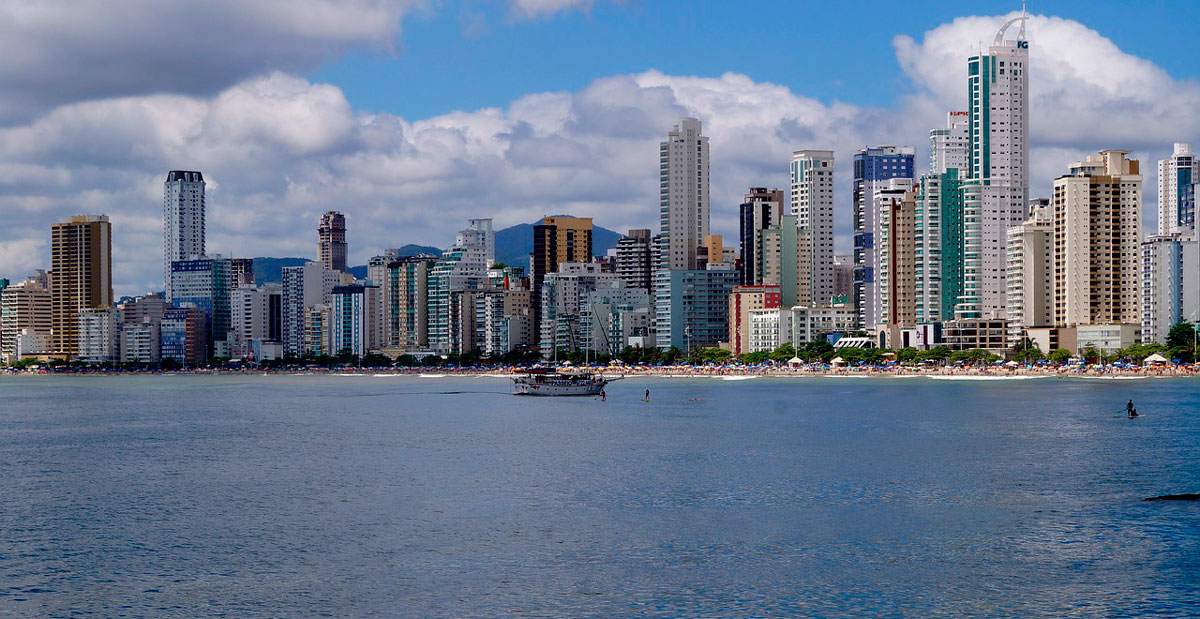 Polêmica nas leis voltadas a condomínios em Balneário Camboriú