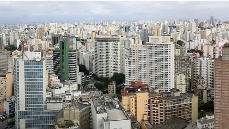 Vigia dispensado após ser agredido por morador de condomínio será indenizado