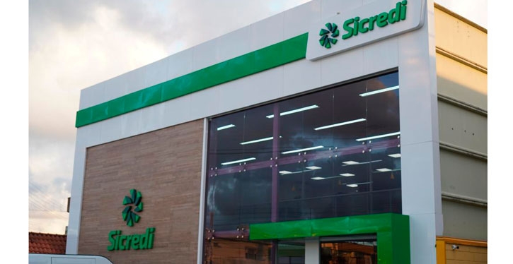 Sicredi reinaugura agência em Balneário Camboriú