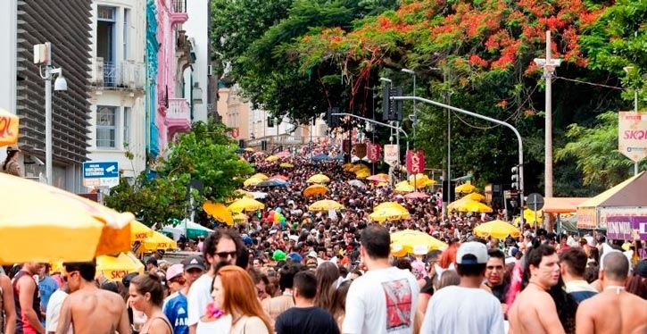 Carnaval: festa nas ruas, atenção nos condomínios