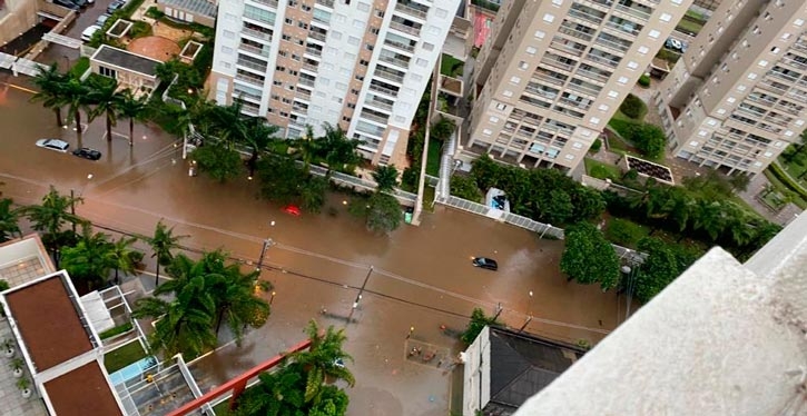Sistemas de drenagem evitam estragos nos condomínios por conta do excesso de chuva 