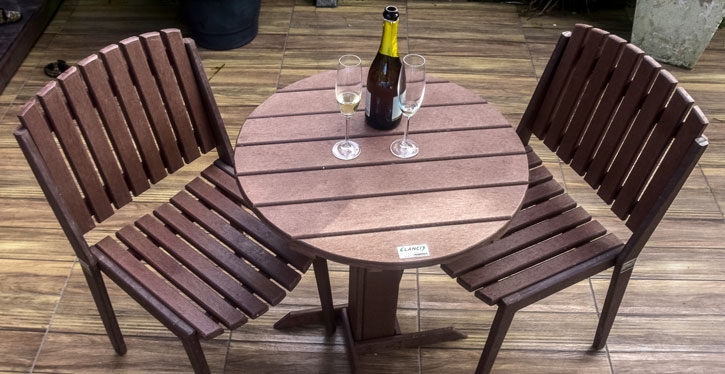 Mobiliário ecológico é alternativa sustentável para áreas de lazer em condomínios