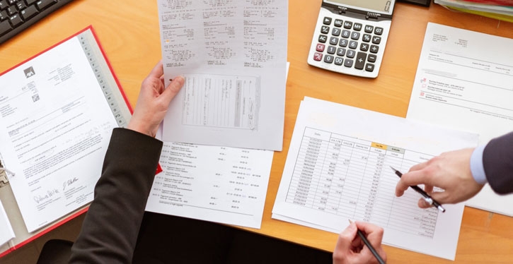 O síndico pode fornecer a lista de inadimplentes, com todos os dados, a um condômino?