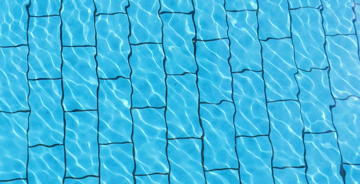 Piscinas abandonadas e o risco para a proliferação de mosquitos