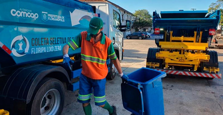 Coleta seletiva flex com caminhões satélites. Foto: Adriana Baldissarelli / Comcap / SMMA