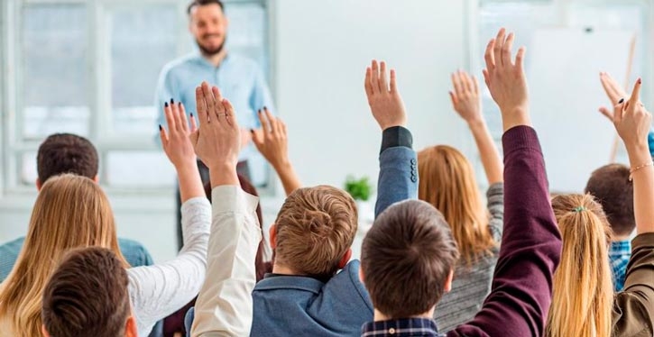Assembleia pode decidir pela destituição do síndico através do voto da maioria dos condôminos presentes na reunião 