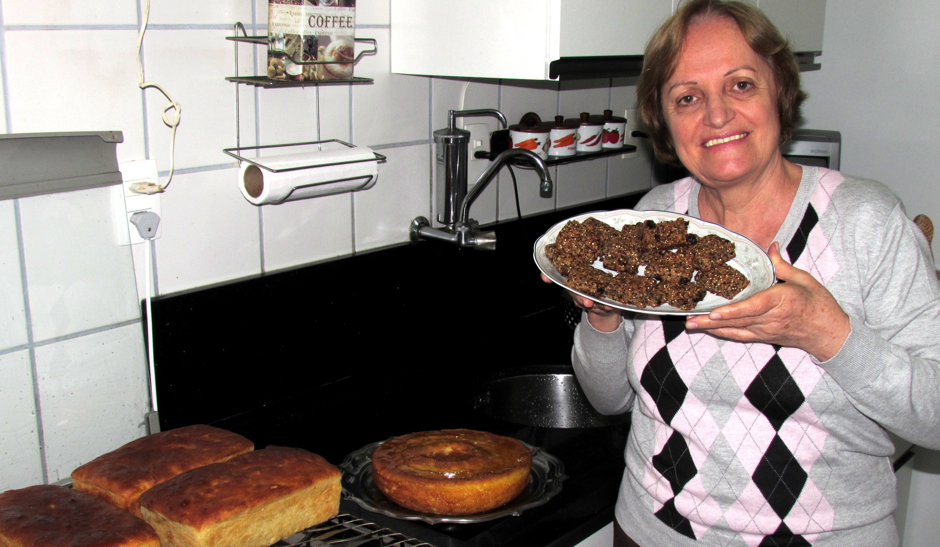 Síndica do Residencial Patrícia, Neusa Ehlers, procura manter uma alimentação saudável