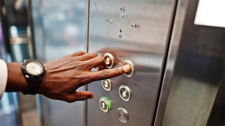 ABEEL alerta para os riscos com o excesso de peso nos elevadores no final de ano