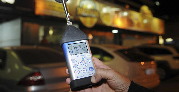 Barulho de vizinho incomoda o seu condomínio: o que fazer?