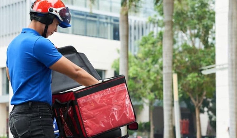 Delivery em condomínios: o entregador precisa subir até o apartamento?