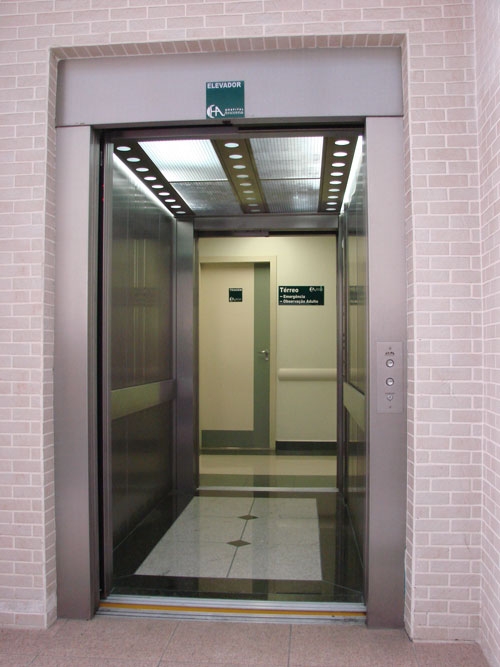 Elevador com manutenção em dia é considerado o transporte mais seguro