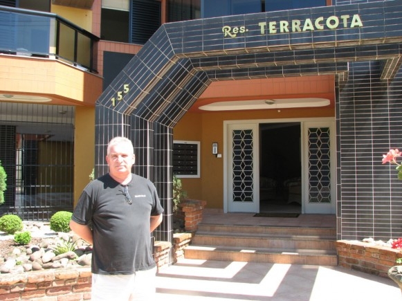 Antena em prédio gera conflitos na vizinhança