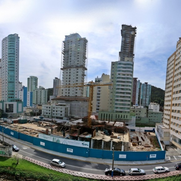 Justiça de SC paralisa obra de maior prédio do país