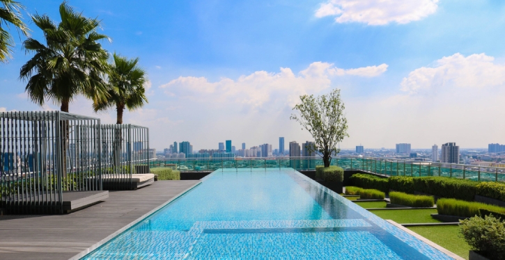 A sanitização da piscina de água natural deve ser feita a cada 15 dias, mesmo que não seja utilizada pelos moradores
