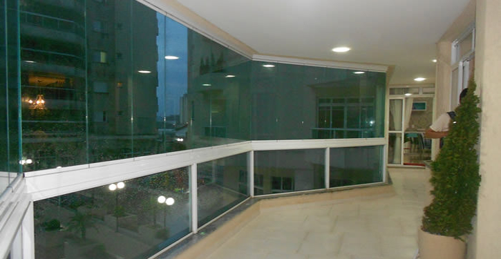 O fechamento das sacadas pode ser feito sem a anuência do autor do projeto? Não alteram as características originais do projeto?