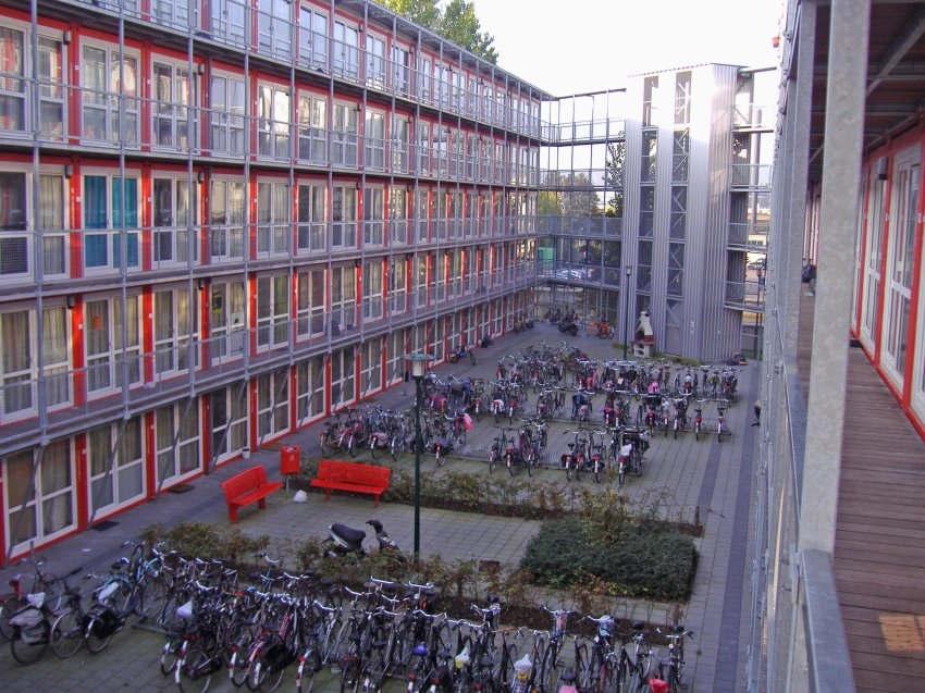 Amsterdam tem o maior condomínio de casas-contêineres do mundo