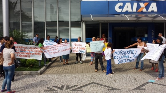 Protesto de moradores de condomínio em Criciúma