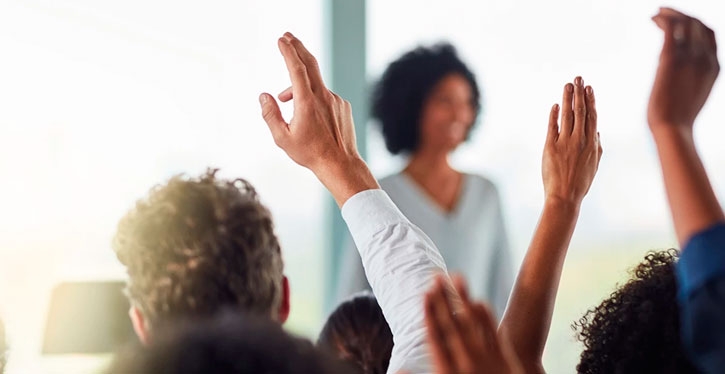 Uma assembleia para alterar a convenção não atingiu o quórum. O síndico pode buscar os votos depois “porta a porta”?