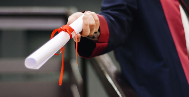 A convenção pode exigir que o candidato a síndico tenha formação em administração ou curso de síndico profissional?