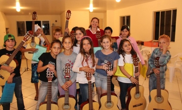 Projeto ensina Arte e Convivência