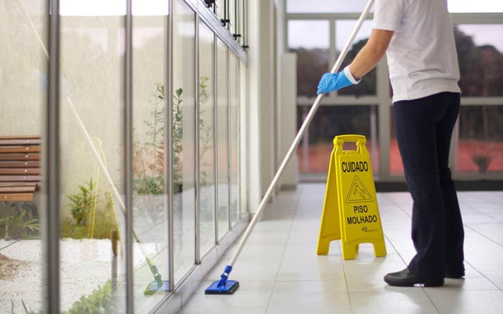 Agressão verbal e física a funcionários nos condomínios: o que fazer?