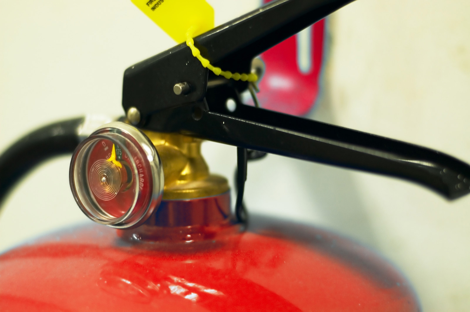 Descuido de morador causa incêndio