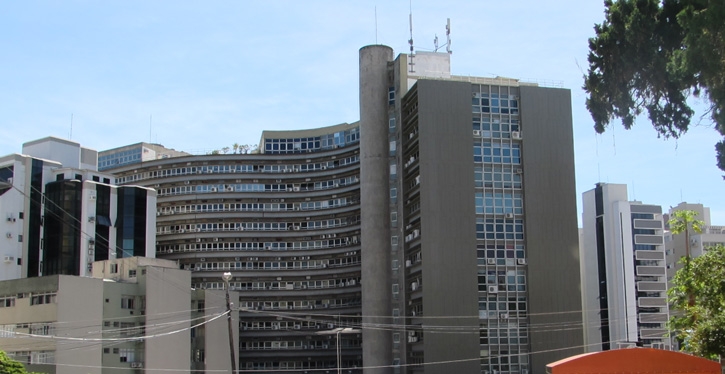 Ceisa Center: o cotidiano do maior prédio comercial de SC