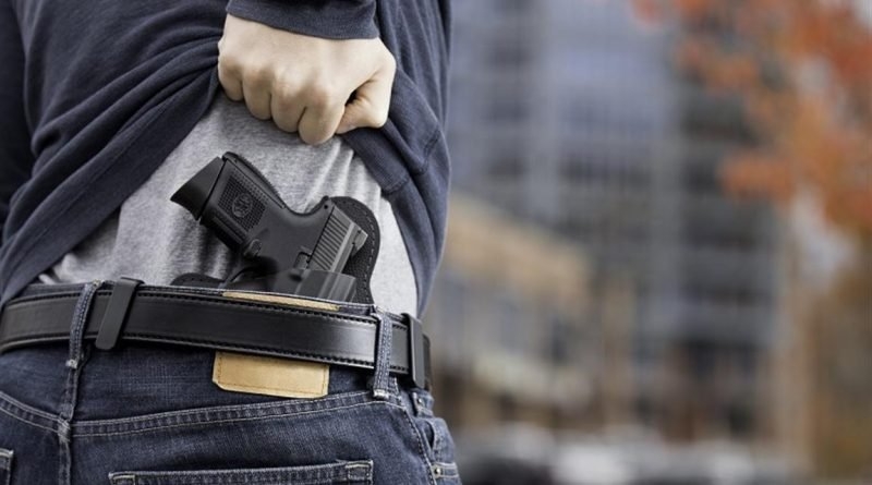 Registro de arma de fogo não autoriza porte em área comum de condomínio