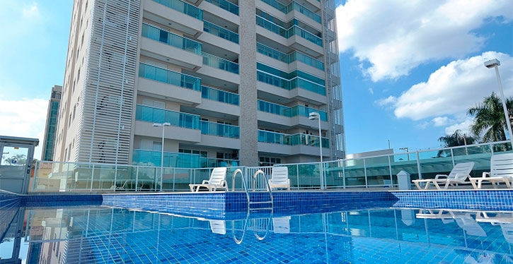 A limpeza da piscina pode ser feita pelo zelador?