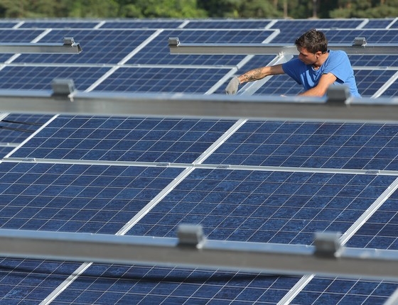Como seu condomínio poderá lucrar com a geração de energia solar