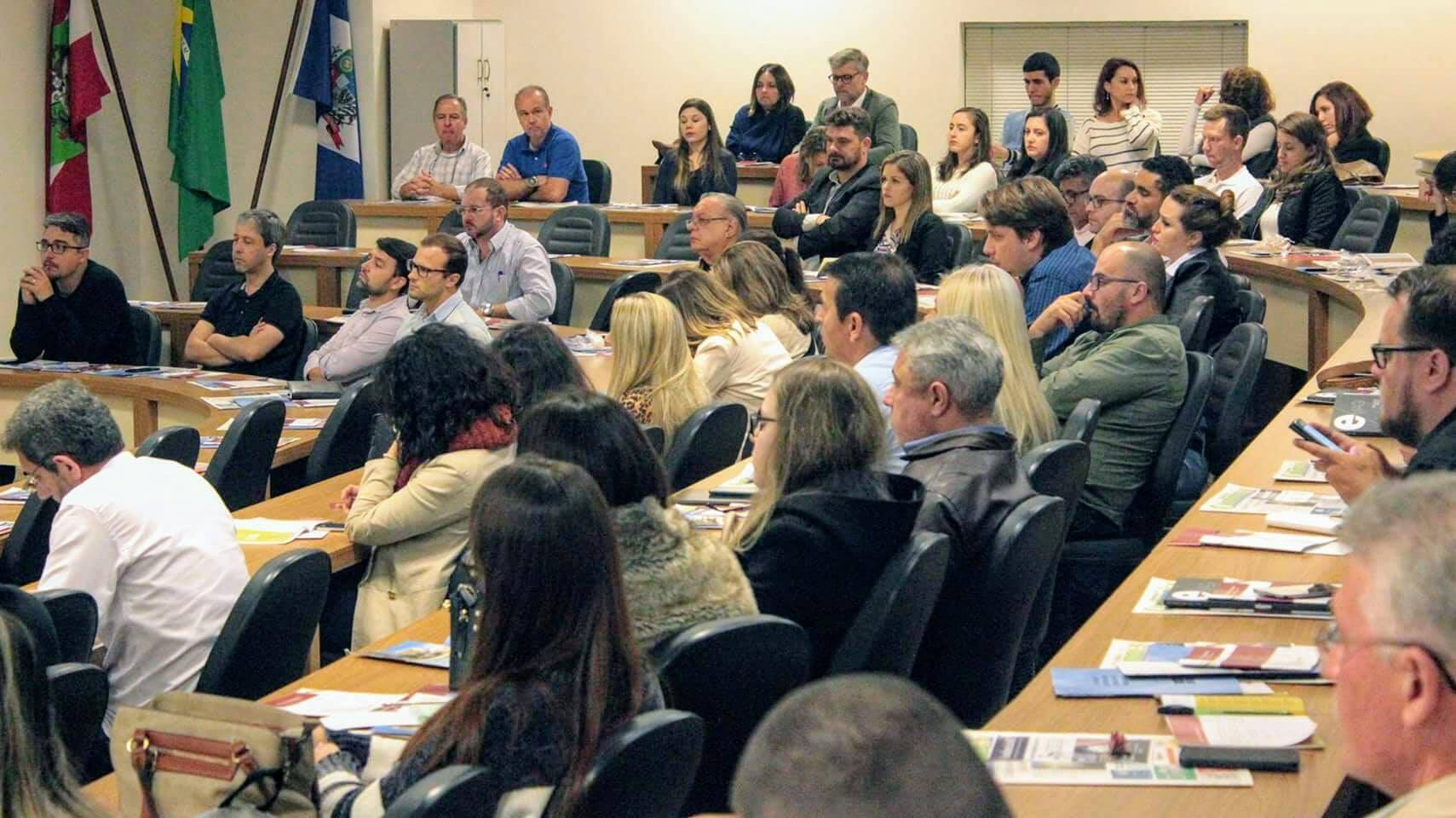 Manual de Condomínios da AsBEA/SC é apresentado a síndicos e arquitetos de Joinville