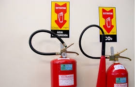 Condomínios investem em sinalização