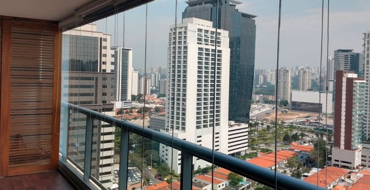 Fechamento de sacadas com vidro pode ser considerado como nova fachada ou alteração de fachada?