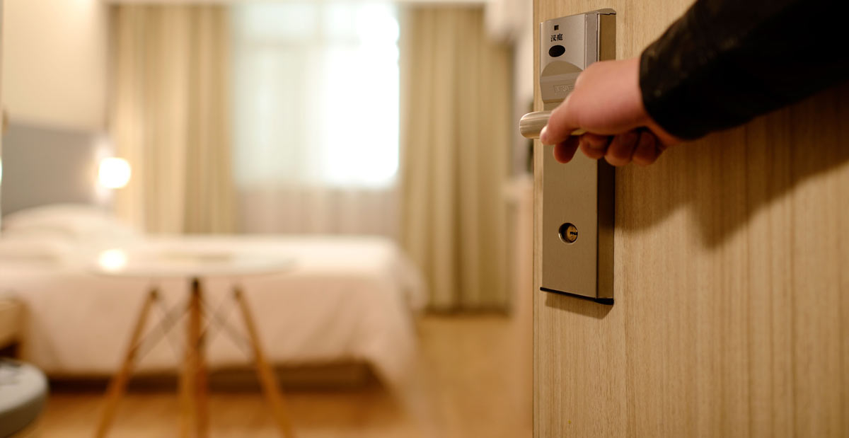 O acesso é legal somente em situações que coloquem em risco os demais moradores