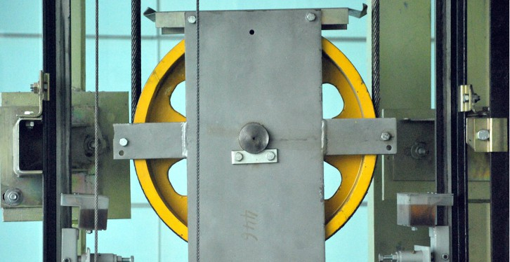 Economia na manutenção de elevadores