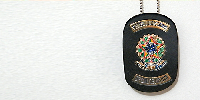 Oficiais de justiça no condomínio