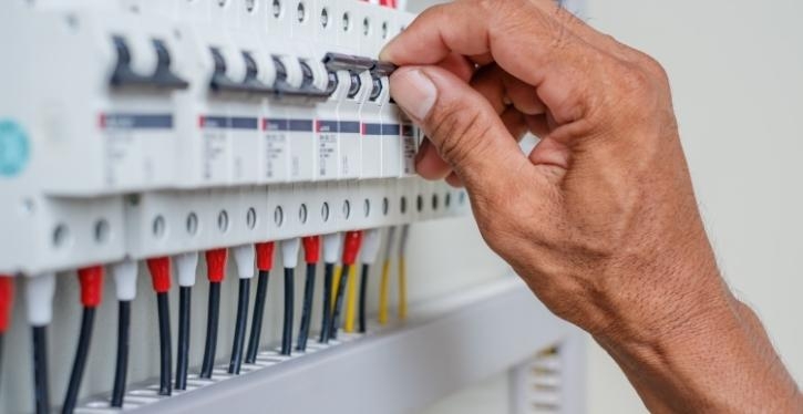 Disjuntores, DR, DPS e outros dispositivos de segurança