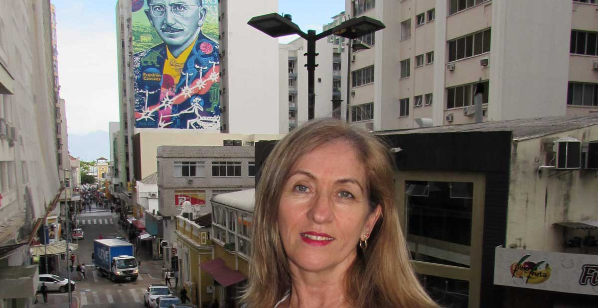 Rosa Maria Pereira da Silva: além de deixar a cidade mais bonita, o grafite trouxe economia ao edifício