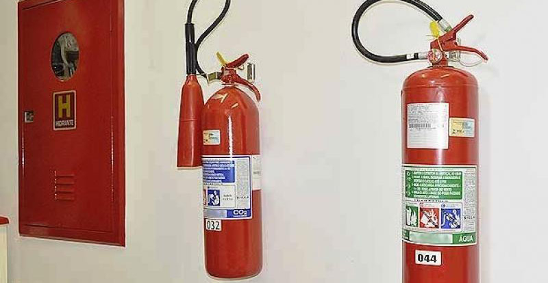 O sistema de prevenção contra incêndios do condomínio deve passar pela aprovação do Corpo de Bombeiros