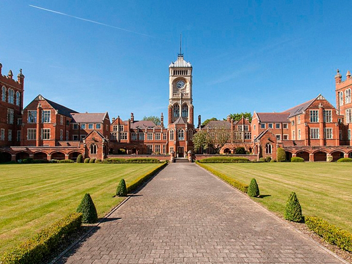 Complexo Royal Connaught Park