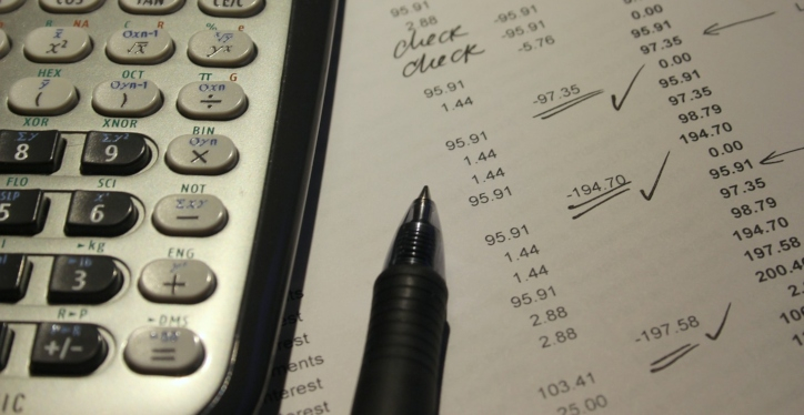 O síndico foi impedido por moradores de fazer a prestação de contas. Poder ser feita judicialmente e qual seria a ação?