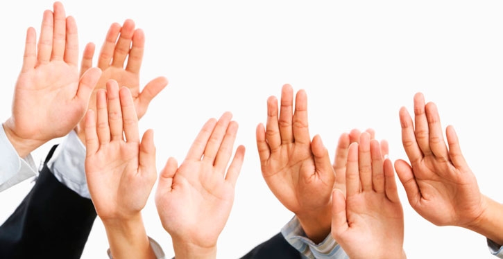 O síndico pode trocar de administradora sem consultar os condôminos e aprovar em assembleia?