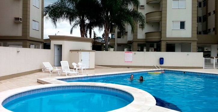 No Condomínio Residencial Veneto, piscineiro faz pelo menos duas visitas ao condomínio durante o verão.