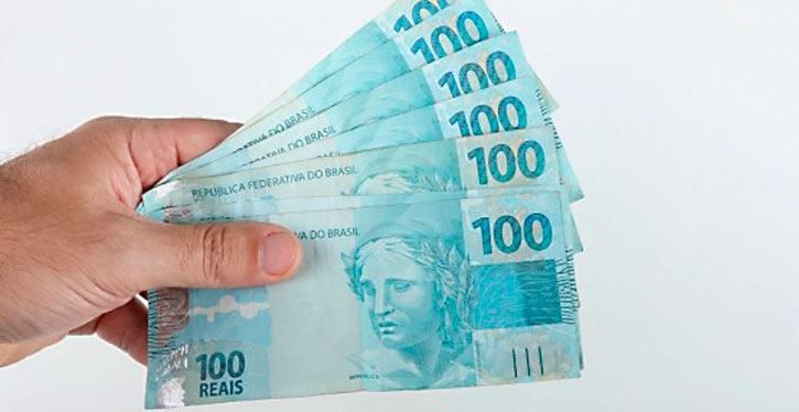 Mulher que caiu em buraco não sinalizado em condomínio será indenizada em R$ 16 mil