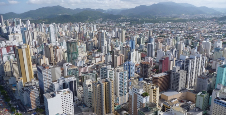 Prefeitura de Balneário Camboriú lança projeto nos condomínios