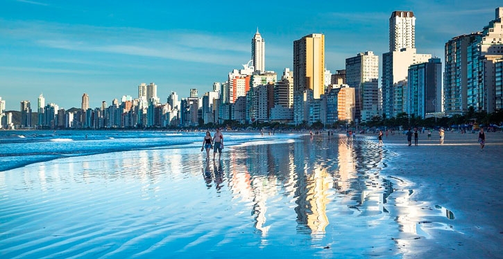 Temporada de verão e pandemia: quais são os poderes do síndico?