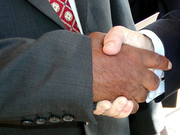 Especial dia do Síndico: De vizinhos a clientes