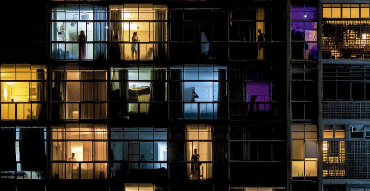 Pessoas com gostos, idades e costumes distintos vivem em condomínios e síndicos têm que administrar a boa convivência entre os diferentes perfis