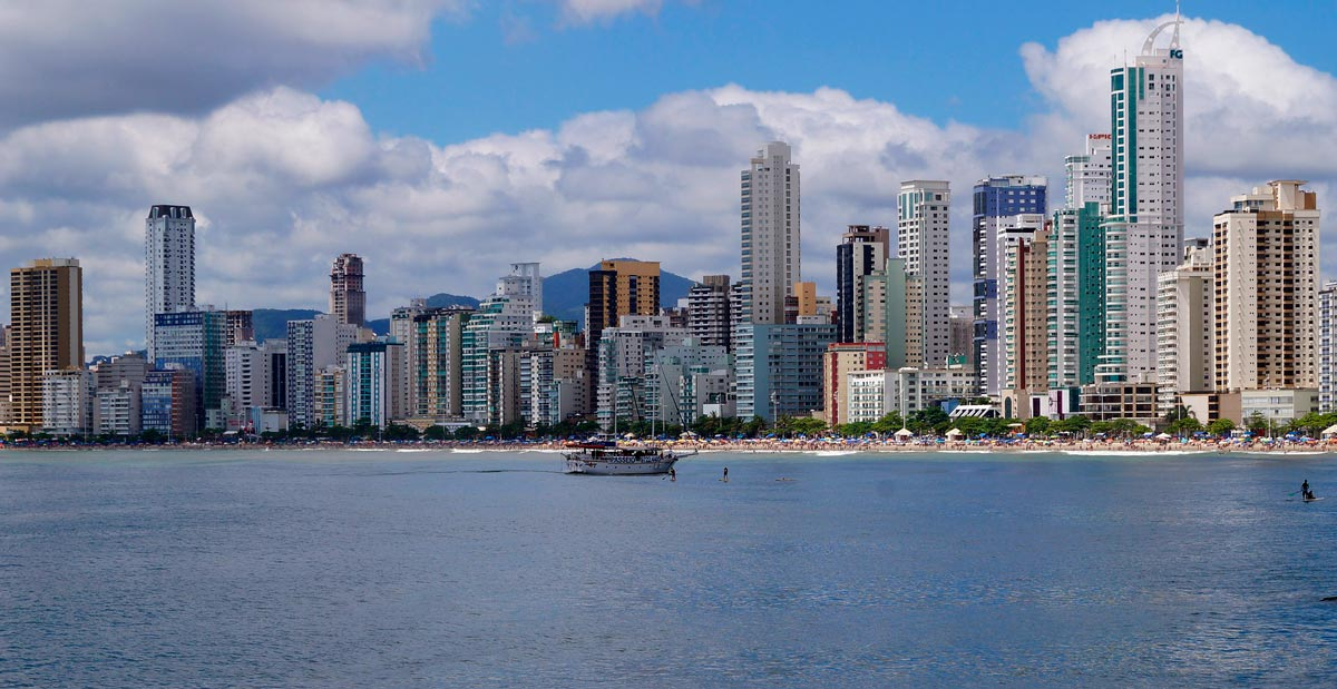 Condomínios geram empregos em Balneário Camboriú